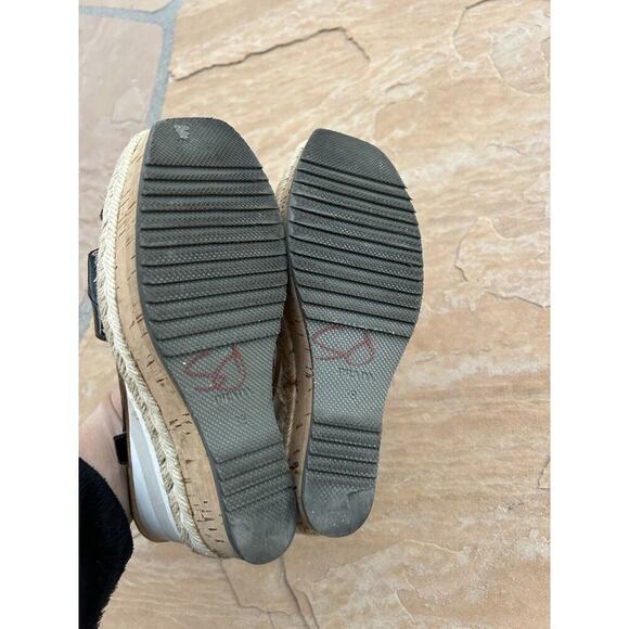 Prada Patent Leather Wedge Heels Sandals Beige Slingback Womens Size 38 Womens 8 - Picture 5 of 7